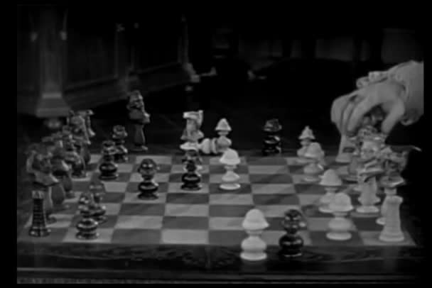Крупним Планом Руки Грають Шахи — стокове відео