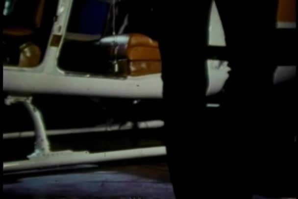 Bűnügyi Szabotázs Biztonsági Felszerelés Helikopteren — Stock videók