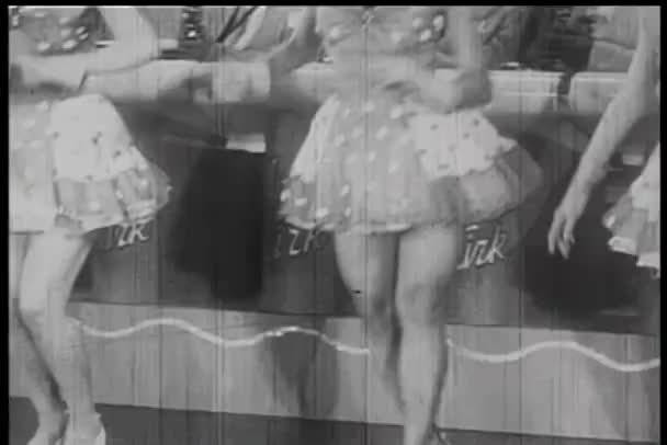 Medium Skott Kvinnliga Dansare Dansar Scen — Stockvideo