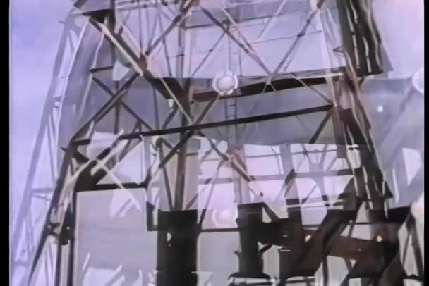 Alte Aufnahmen Der Ölproduktion Montage — Stockvideo