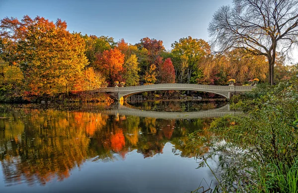 Most Łukowy Central Park Nowy Jork Późną Jesienią — Zdjęcie stockowe