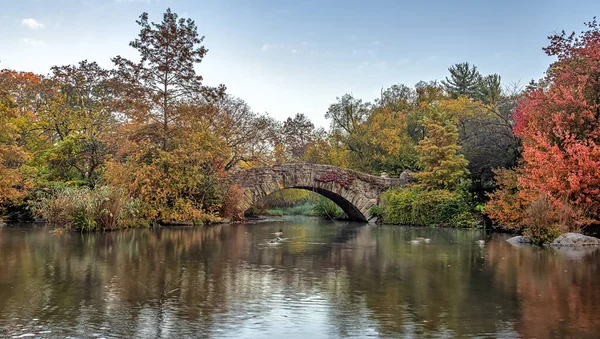 Gapstow Bridge Central Park Late Autumn — Stock Photo, Image