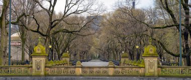 Central Park 'taki alışveriş merkezi, New York.