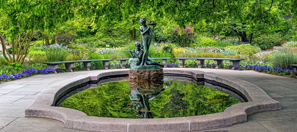 コンサバトリー ガーデン ニング ガーデン ニューヨーク市セントラル パークの北東隅にある庭園 — ストック写真
