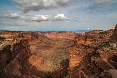 Canyonlands Ulusal Parkı, Utah 'ın güneydoğusunda Moab kasabası yakınlarında bulunan bir Amerikan milli parkıdır..