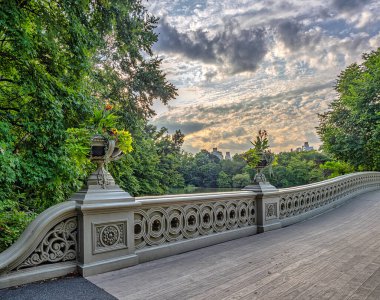 Bow Köprüsü, Central Park, New York Yazın sonlarında sabahın erken saatlerinde