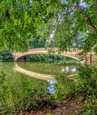 Bow Köprüsü, Central Park, New York Yazın sonlarında sabahın erken saatlerinde