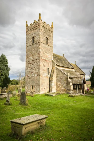 Church Exterior Holy Trinity Norman Church Little Ouseburn Yorkshire Storbritannia – stockfoto