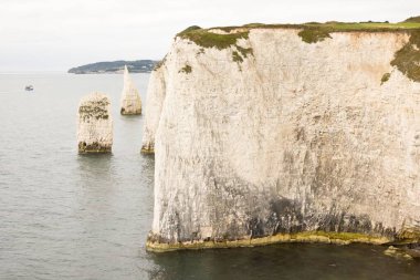 Pinnacle 'lar, Yaşlı Harry Rocks. Dorset, İngiltere 'deki UNESCO Dünya Mirasları Sahası, Jurassic Coast açıklarında deniz yığınları var.