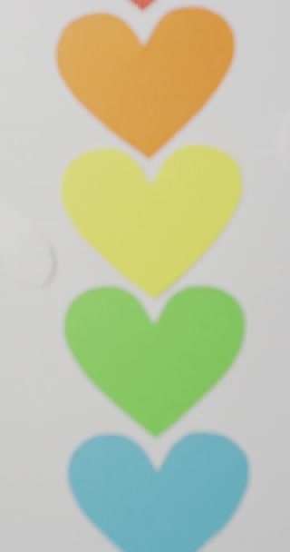Вертикальне Відео Крупним Планом Паперових Сердець Студійний Знімок Їжа Осінь — стокове відео