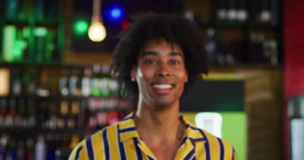 Video Portrait African American Man Dreadlocks Smiling Camera Bar Inclusivity — Wideo stockowe