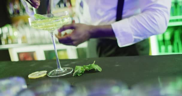 Video Midsection African American Barman Preparing Green Cocktail Bar Drinking — Stock Video