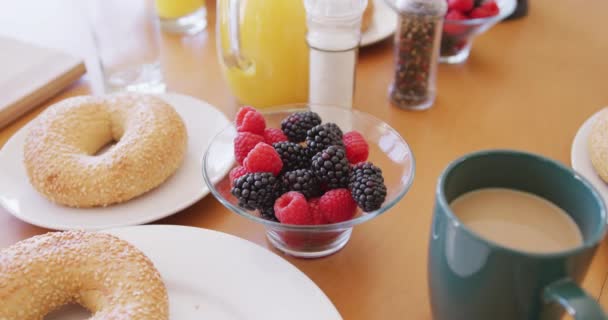 Close Fresh Bread Fruit Breakfast Coffee Orange Juice Table Food — Vídeo de Stock