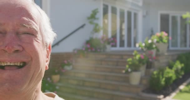 Portrait Happy Caucasian Senior Man Sunny Day Garden Active Retirement — Video Stock