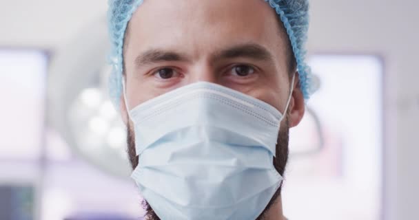 Video Portrait Caucasian Male Surgeon Surgical Cap Face Mask Theatre — Wideo stockowe