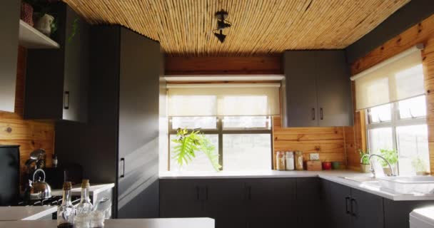 General View Kitchen Cupboards Countertop Log Cabin Slow Motion Interior — Vídeo de Stock
