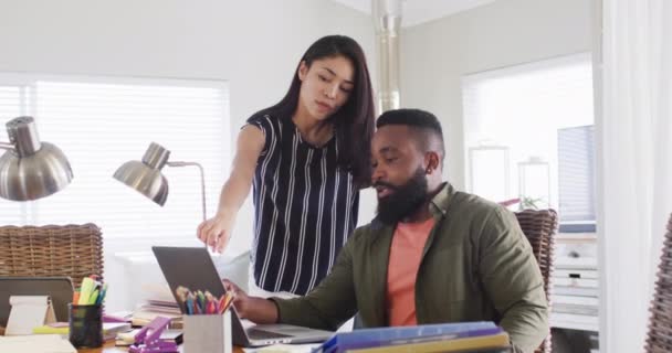 Diverse Male Female Friends Using Laptop Talking Working Home Slow — Vídeos de Stock