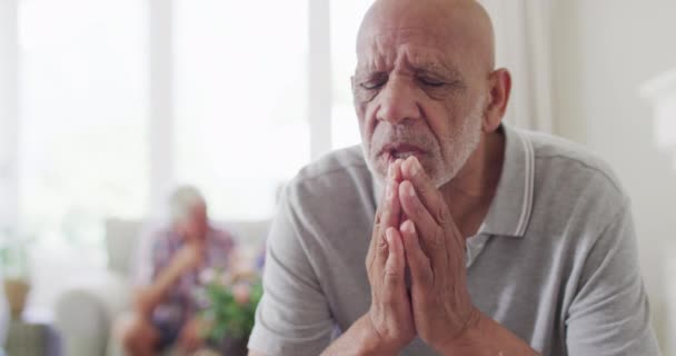 Sad Senior Biracial Man Support Group Meeting Diverse Senior Friends — стоковое видео
