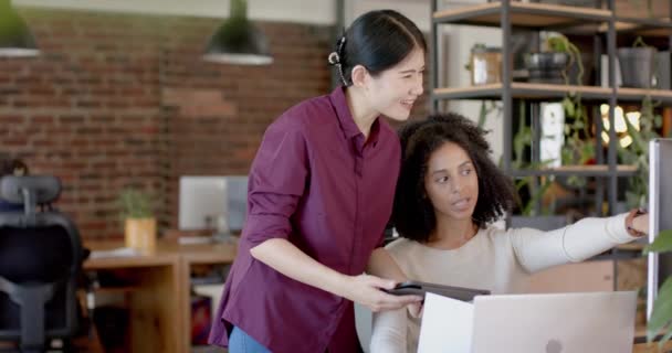 Happy Diverse Casual Businesswomen Using Tablet Laptop Talking Office Slow — Stock Video