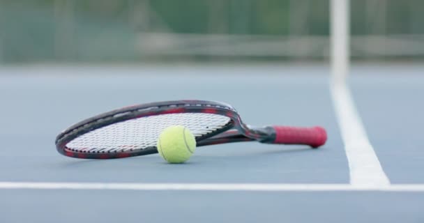 테니스 코트에서 테니스 클로즈업하고 동작으로 스포츠 — 비디오
