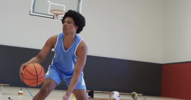 Divers Entraînements Par Équipes Masculines Basket Ball Avec Entraîneur Masculin — Video