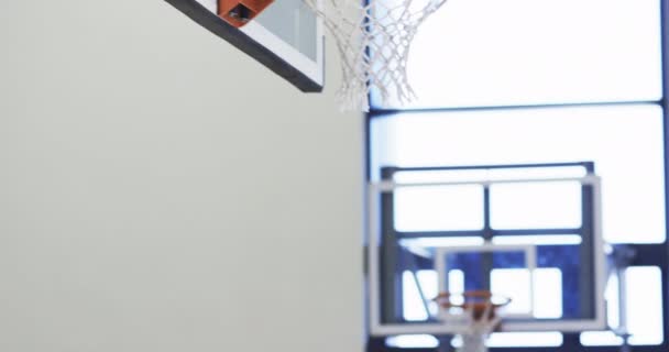 Basketball Spretter Kurven Lagtrening Innendørs Banen Sakte Bevegelse Sport Basketball – stockvideo