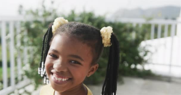 Montage Boldog Afro Amerikai Pár Fia Lánya Főzés Ültetés Lassított — Stock videók