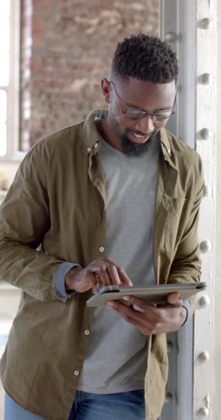 Vertical Video Portrait Happy African American Casual Businessman Using Tablet — Wideo stockowe