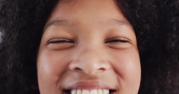 Retrato Adolescente Afro Americano Feliz Sorrindo Sala Aula Escola Educação — Vídeo de Stock