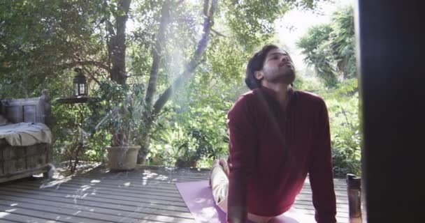 Montaż Człowieka Kaukaskiego Ćwiczenia Ogrodnictwo Gotowanie Relaks Domu Zwolniony Ruch — Wideo stockowe