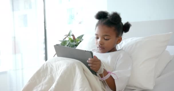 African American Girl Using Tablet Hospital Bed Slow Motion Medicine — Wideo stockowe