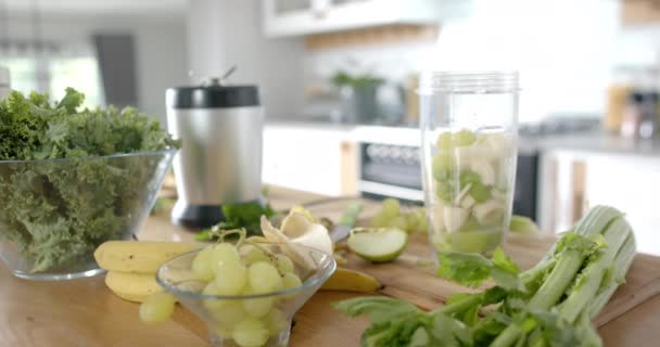 Warzywa Owoce Sprzętem Kuchennym Blat Kuchni Domu Zwolnione Tempo Zdrowe — Wideo stockowe