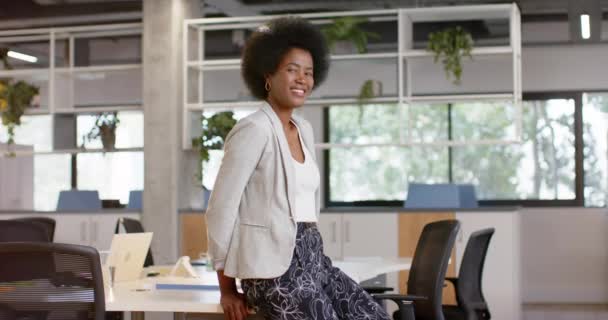 Happy African American Casual Businesswoman Afro Office Slow Motion Casual — Stock Video