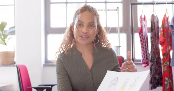 Happy Biracial Female Fashion Designer Holding Project Discussing Studio Slow — Stock Video