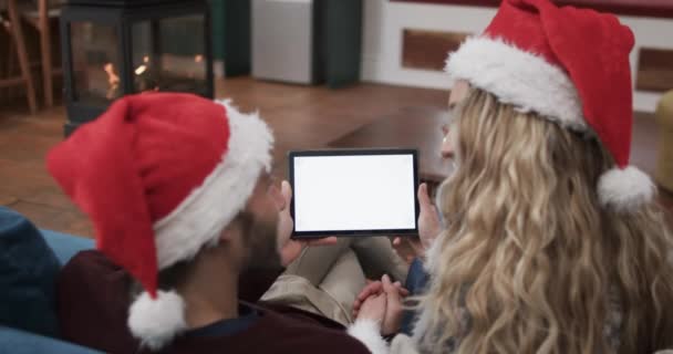 슬로우 모션에서 화면에 태블릿을 모자를 동일성 커뮤니케이션 크리스마스 라이프 스타일 — 비디오