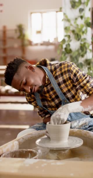Happy African American Potter Using Potter Wheel Smiling Pottery Studio — Stock Video
