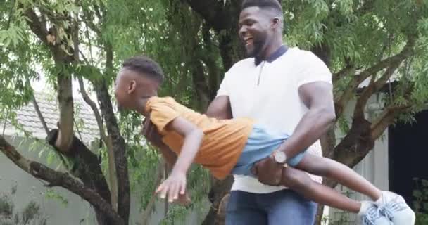 Афро Американский Отец Сын Наслаждаются Кемпингом Разделяют Момент Сближения Время — стоковое видео