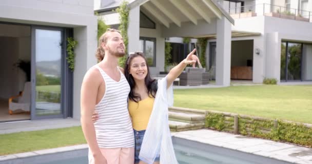 Diverse Couple Enjoys Time Pool Backyard Home Caucasian Boyfriend Asian — Stock Video