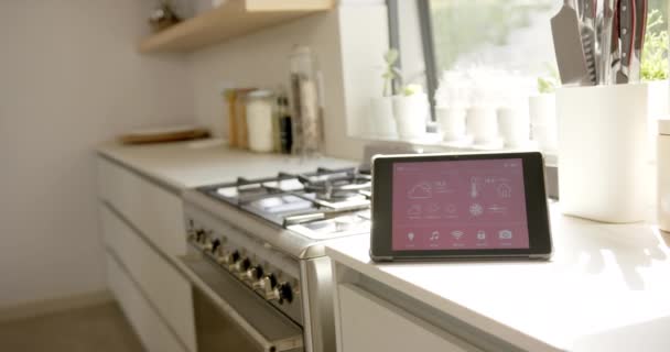 Nowoczesna Kuchnia Oferuje Inteligentny Interfejs Domowy Ladzie Przestrzeń Kopiowania Światło — Wideo stockowe