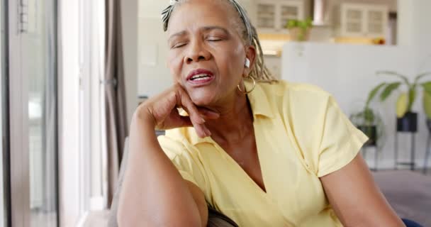 African American Senior Woman Looking Sad Eyes Closed Resting Her — Stock Video