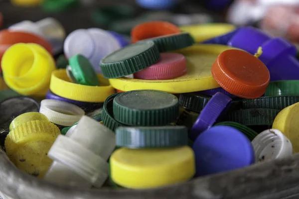 Tapas Plástico Sucias Barril Reciclaje Medio Ambiente — Foto de Stock