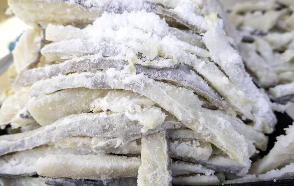 Detail Von Getrocknetem Fisch Mit Salz Auf Einem Markt Gesunde — Stockfoto