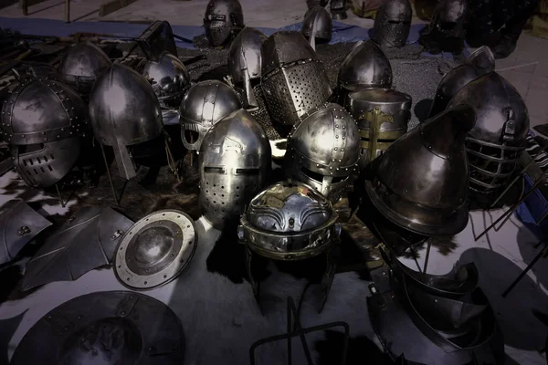 Железные Средневековые Шлемы Щиты История Культура — стоковое фото