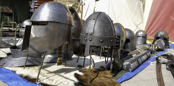 Capacetes Escudos Medievais Ferro História Cultura — Fotografia de Stock