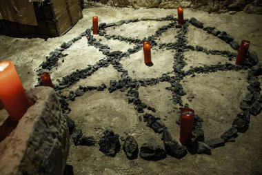 Dini ayinler için pagan sembolünün detayları, kara büyü.