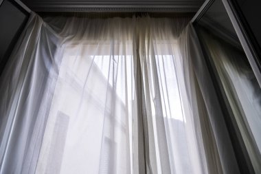 Kumaş perdelerin ayrıntıları, evde mahremiyet ve dekorasyon