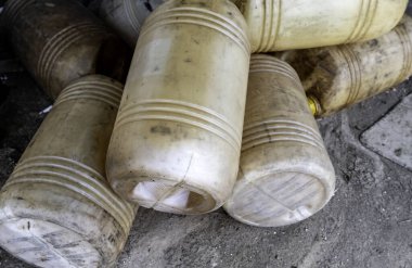 Kirli ve kullanılmış petrol, kirlilik ve çevre tahribatının ayrıntıları