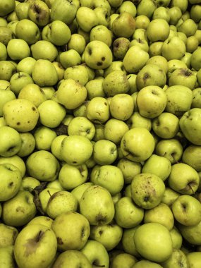 Eski bir şehir pazarında taze meyve ayrıntıları
