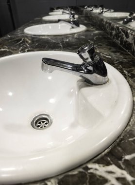 Bir umumi tuvaletin içerisi, hijyen.