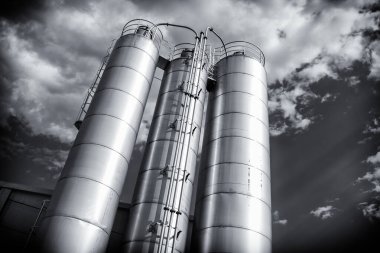 Metal endüstriyel tanklar, inşaat ve mimari, iş